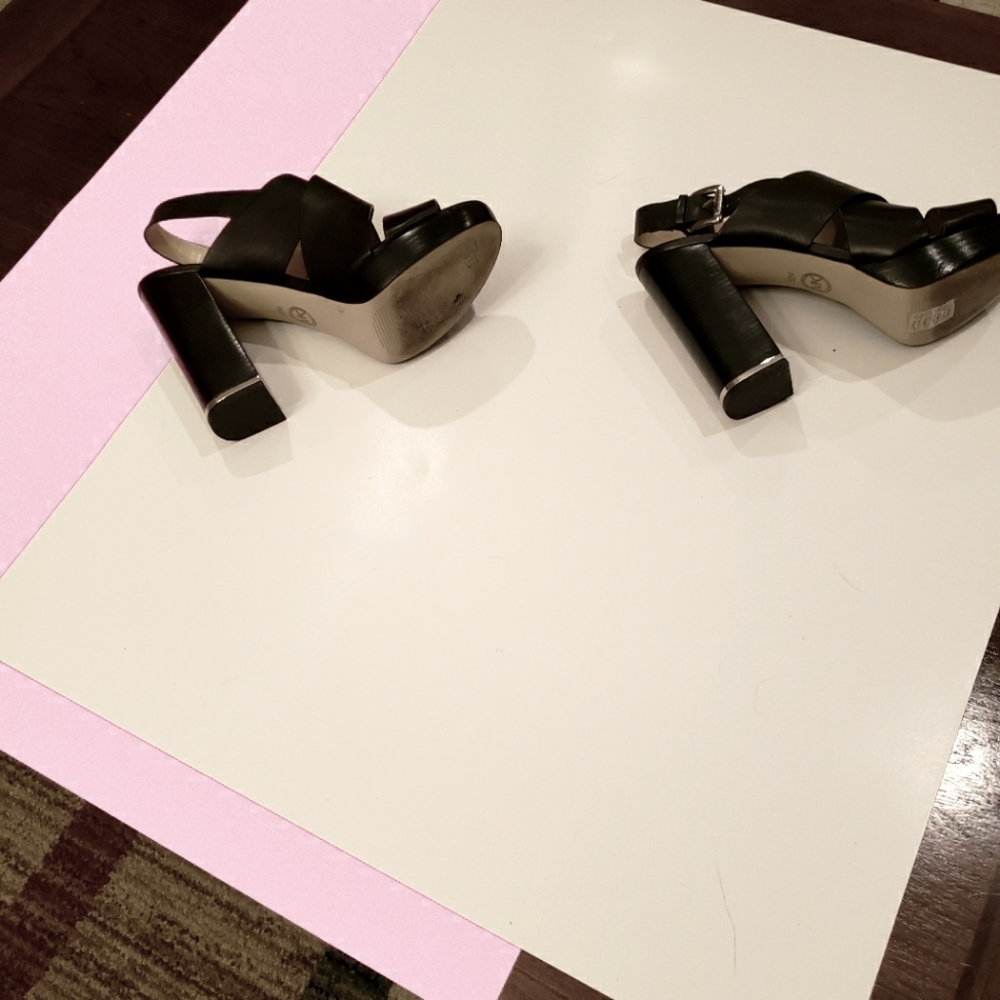 Michael Michael Kors Female black shoes.